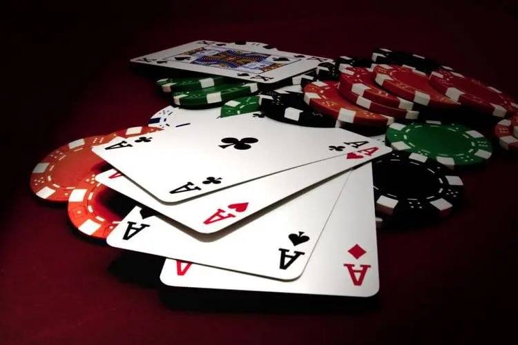 Tampilan meja Live Casino pools303 dengan dealer nyata dan streaming video HD